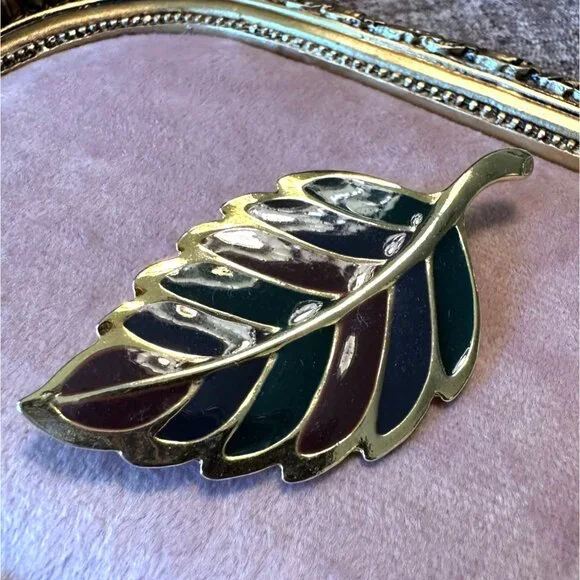 Vintage Gold-Tone Enamel Leaf Brooch Green Burgundy Navy Accents - Picture 6 of 7